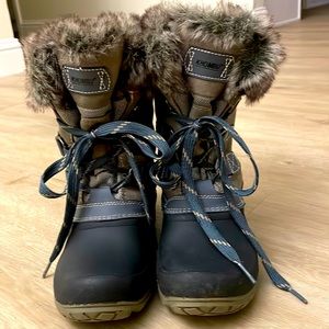 Khombu Boots Women size 7 for Snow/Rain/Winter